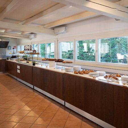 Club Del Sole Adriano Family Collection Hotel Punta Marina Exterior photo
